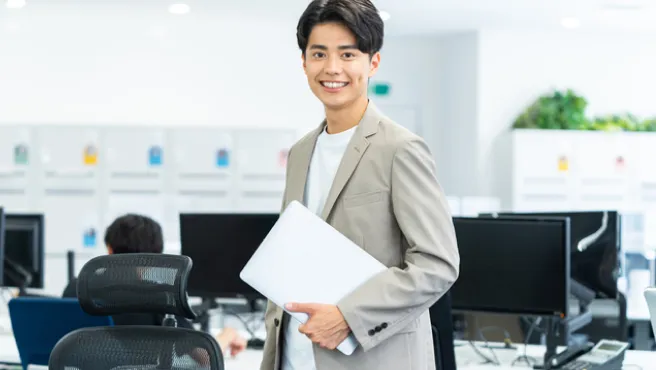 派遣エンジニアの年収相場は?未経験から高収入を目指す戦略の画像
