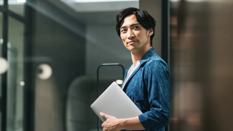 システム監査の年収は1000万円超えも?給与の実態と未経験からのキャリアパスの画像