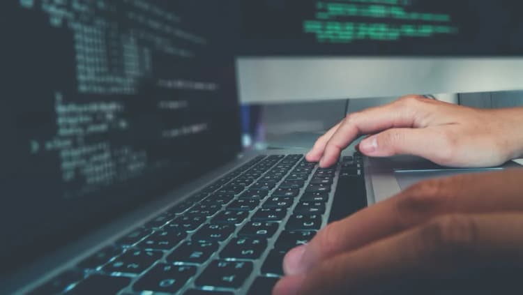 フロントエンドエンジニアはやめとけ?きついと言われる理由の画像
